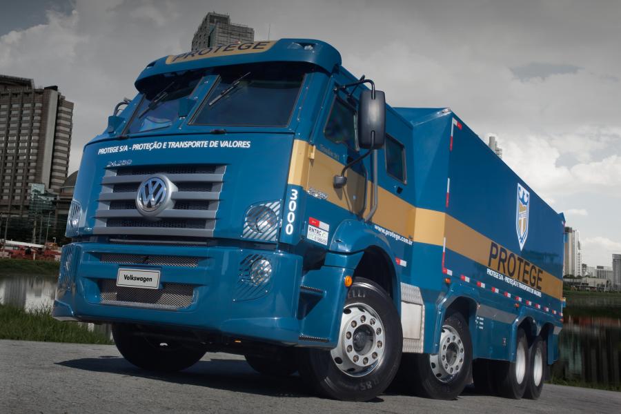  Volkswagen Constellation 24.280 8x2 Protege 2017 года  (фото 2 из 4)